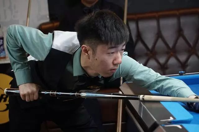 曼联防线的 曼联防线的