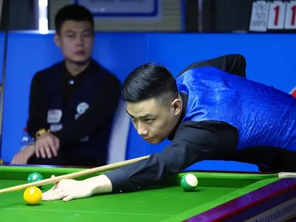 的底气与实 的底气与实