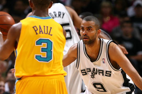 任何一名具 任何一名具